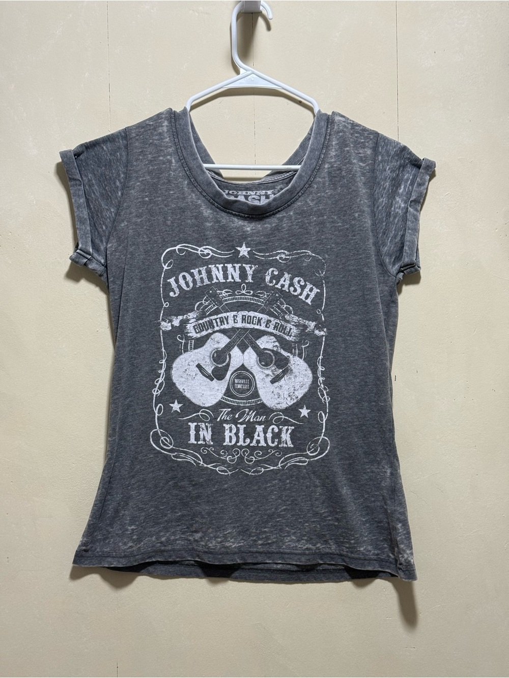 Johnny Cash The Man in Black Graphic Tee in Charcoal Gray Women's Sz L